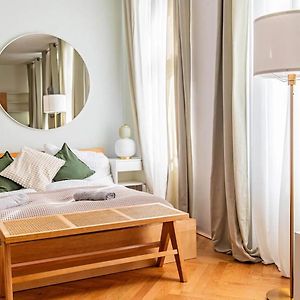City Apartment - 1 Min To U1 Reumannplatz - 2 Metro Stations To Hauptbahnhof